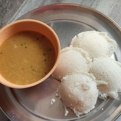 A picture of Idli.