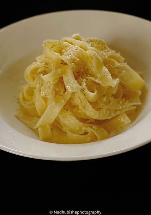 A picture of Fettuccine Alfredo.