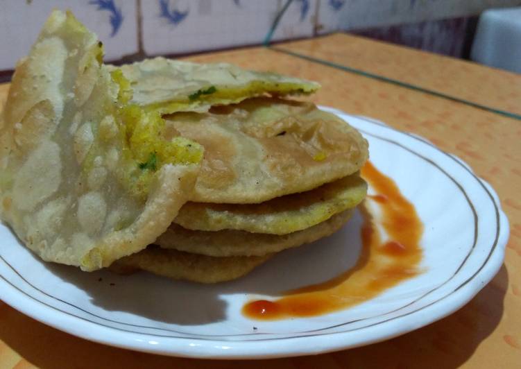 Recipe of Quick Aloo Kachori