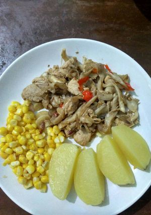 Foto resep Tumis Ayam Jamur Putih