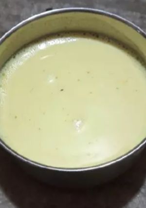 હળદર વાળું હેલ્ધી દૂધ (Haldar Valu Milk Recipe In Gujarati) રેસીપી મુખ્ય ફોટો
