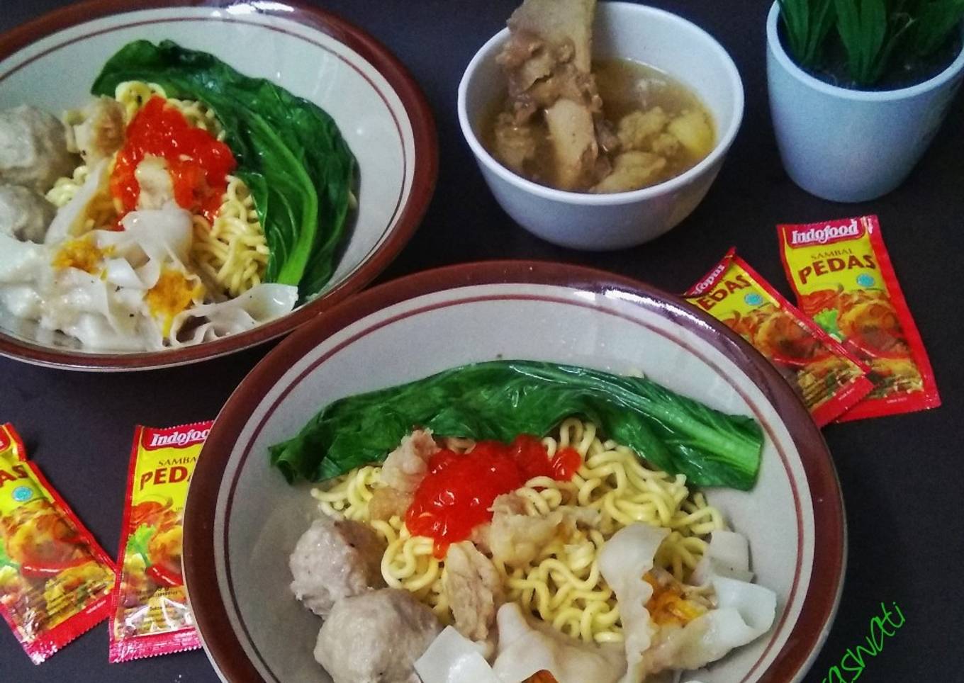 Mie Ayam Bakso Siomay Kuah Balungan Sapi - resep kuliner nusantara