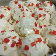 A picture of Snow balls.