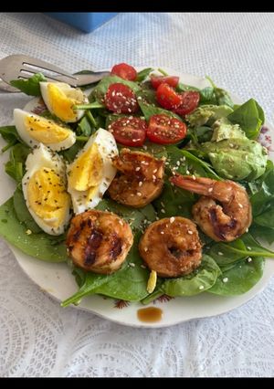 O poză a rețetei Salată cu creveți la grill.