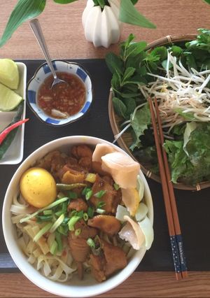 A picture of Mi Quang Chicken Noodles.