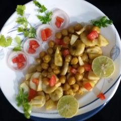 A picture of Chana chaat.