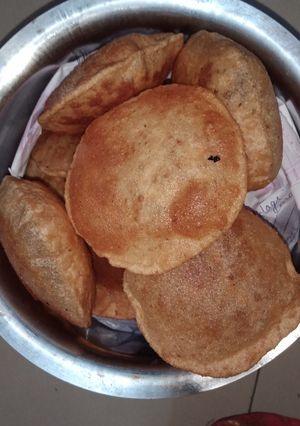 मसाला अजवाइन पूरी (Masala Ajwain Puri recipe in hindi) रेसिपी मुख्य फोटो