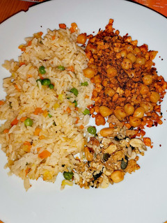Foto de Arroz de legumes com Tofu salteado com grão