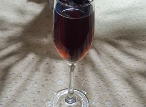 Una foto de Cassis Rosé
