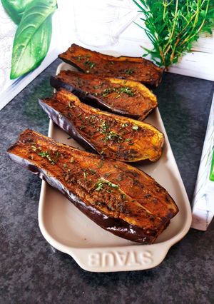 Une photo de Aubergines 🍆 grillées aux épices au four #mai