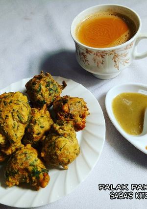 A picture of Palak Pakode.