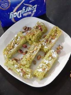 ग्रीन कलाकंद (green kalakand recipe in hindi) रेसिपी मुख्य फोटो