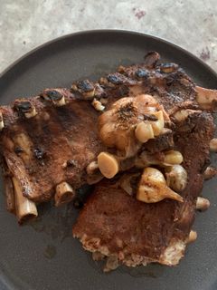 A picture of Slow cooker pork ribs.