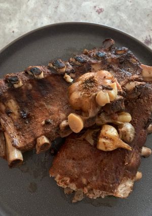 A picture of Slow cooker pork ribs.