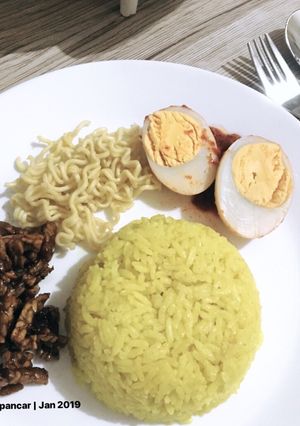 Foto resep Nasi kuning rice cooker - no ribet