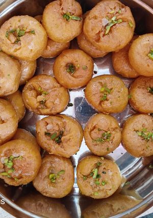 A picture of Balushahi बालूशाही.