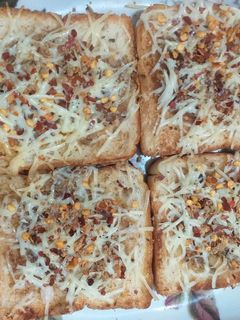 ગાર્લિક બ્રેડ (Garlic Bread Recipe in Gujarati) રેસીપી મુખ્ય ફોટો