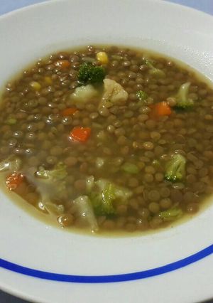 Una foto de Sopa de lentejas ridículamente fácil