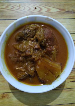 আলু দিয়ে মটন এর ঝোল(aloo diye mutton er jhol recipe in Bengali) রেসিপির প্রধান ছবি