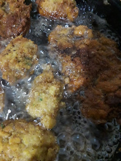 Una foto de Croquetas de pan rallado. Ideales para cuando te sobra después de hacer milanesas