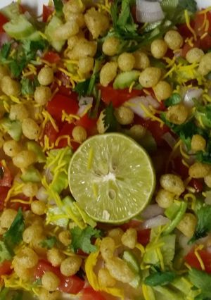 A picture of Salted boondi bhel.