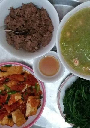 Hình của món Mâm cơm nhà em.