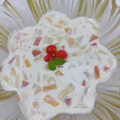 A picture of Creamy fruits salad.