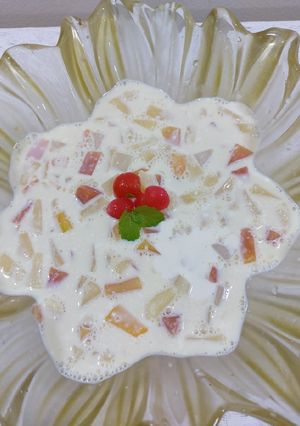 A picture of Creamy fruits salad.