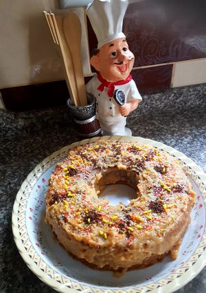صورة لوصفة كيكة بالكراميل والقرمش