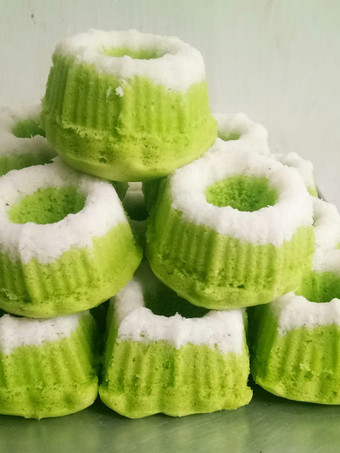 Langkah Mudah untuk Membuat Putu ayu pandan super lembut Sederhana Dan Enak