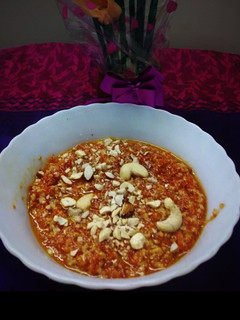 ગાજર નો હલવો (Gajar Halwa Recipe In Gujarati) રેસીપી મુખ્ય ફોટો