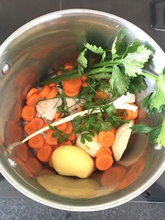 Leves gyerekeknek csirkemellből recept fotója