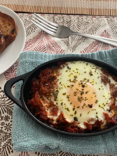 Foto de Shakshuka com lentilhas verdes