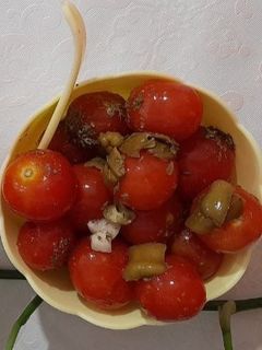 عکسی از دستور ترشی گوجه گیلاسی