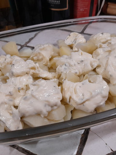 Una foto de Papas alioli y olé