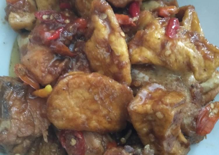 Bagaimana Menyiapkan Ayam Tahu Kecap Pedas, Menggugah Selera