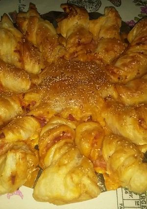 Foto principal de Estrella de hojaldre con bacon y queso