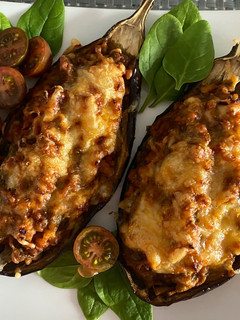 Una foto de Berenjenas rellenas de carne picada