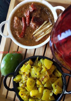 A picture of Mutton Do Piyaza.