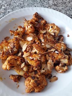 Una foto de Coliflor asada