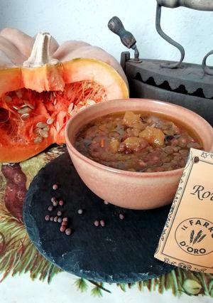 Foto di Zuppa di Roveja, lenticchie e zucca