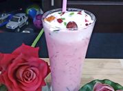 A picture of cream rose