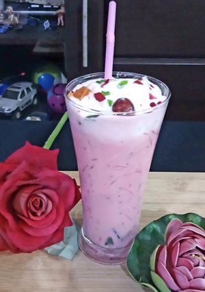 A picture of Falooda Mix Rose with Ice Cream.