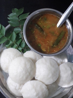 A picture of Idli sambhar.