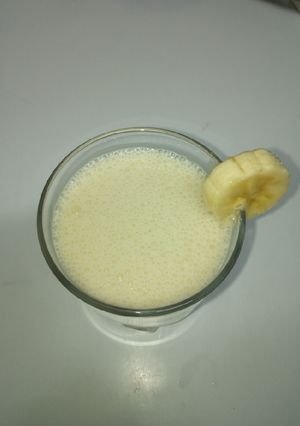 A picture of Banana ginger smoothie.