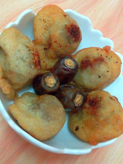 Dates fry/பேரீச்சம்பழ சியம் #deepfry (Perichampala seyam recipe in tamil) செய்முறை முக்கிய புகைப்படம்
