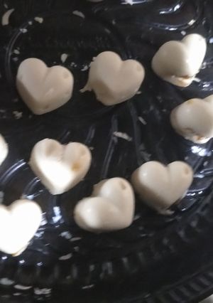 Una foto de Bombones rellenos de chocolate blanco 🤤