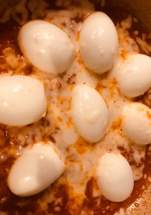 صورة لوصفة البيض المسلوق بالطماطم وجبة رائعة🥚