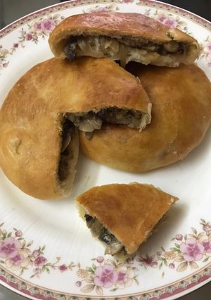 A picture of Mushroom masala stuffed buns.