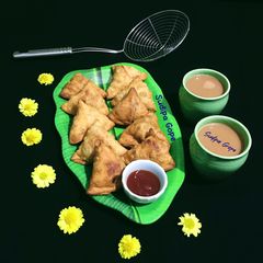 A picture of Chai aur Samosa.
